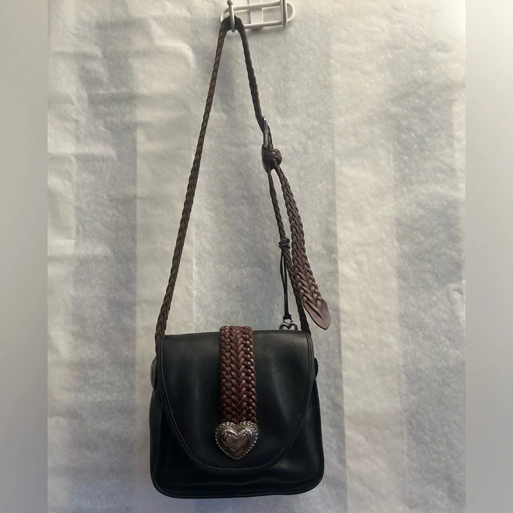 Vintage Brighton Black Smooth Leather Crossbody Purse Bag w/brown woven strap. T